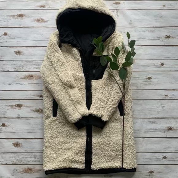 Jackets & Blazers - NWT Reversible Sherpa Jacket